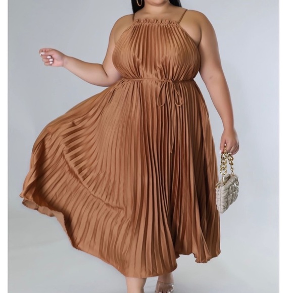 QUEEN OF BRONZE DRESS PLUS SIZE - Picture 3 of 5